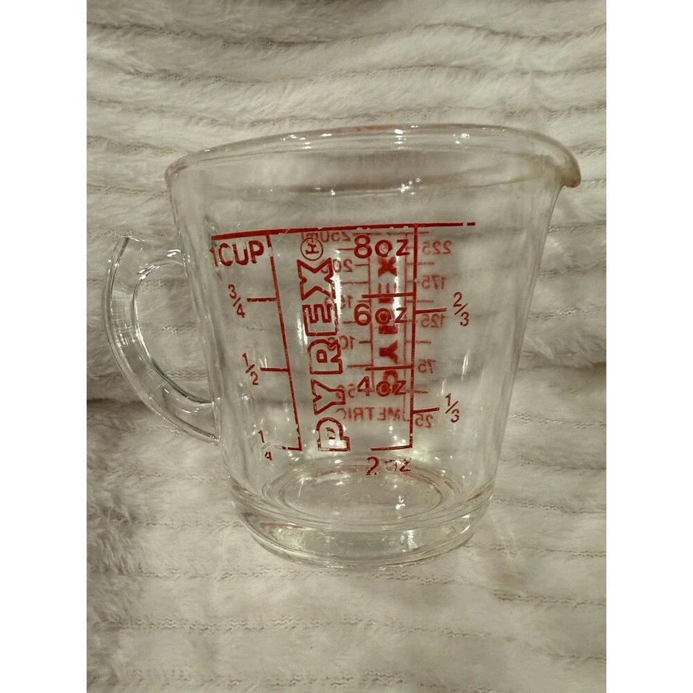 Pyrex Measuring Cup 508 1 Cup Red Lettering Closed D Handle USA Vintage